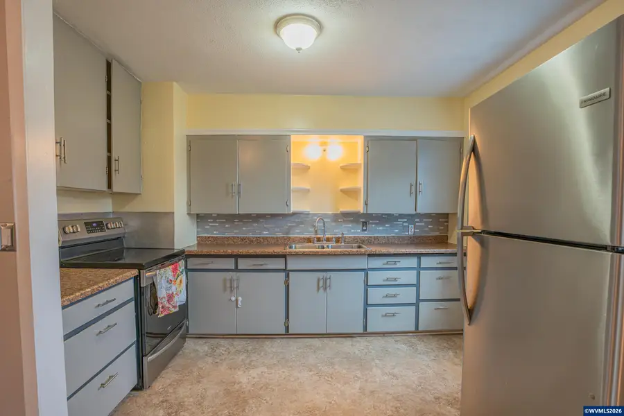 835  7th Av, Sweet Home, OR 97361 - #3
