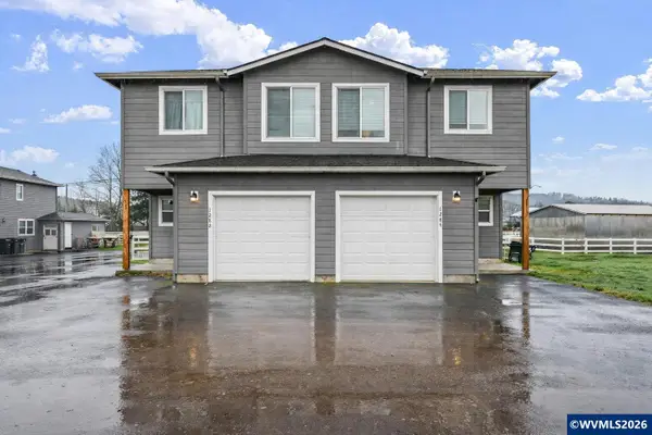 1282  44th Av, Sweet Home, OR 97386