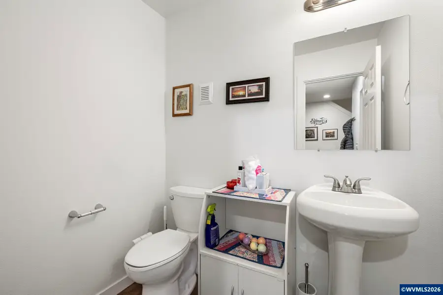 1282  44th Av, Sweet Home, OR 97386 - #3