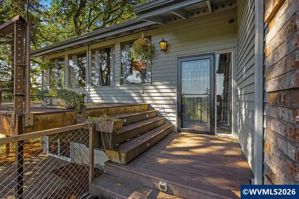 2565  West Thornton Lake Dr NW, Albany, OR 97321