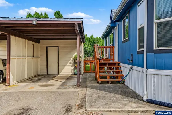 141 S 17th #15 St, Independence, OR 97351