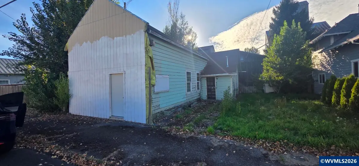653 W 1st St, Halsey, OR 97348 - #1