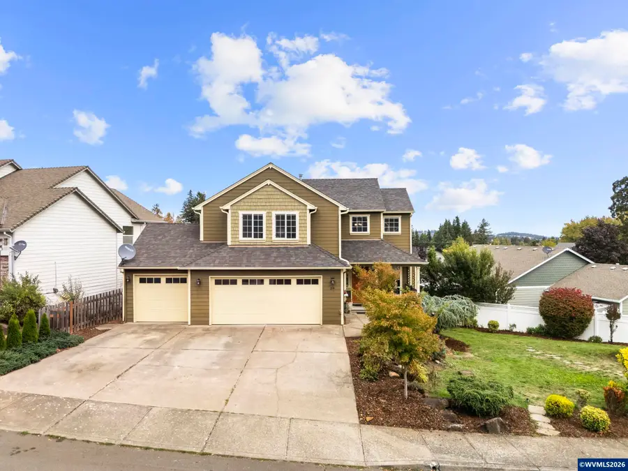 38  Sweden Cir, Silverton, OR 97381 - #2