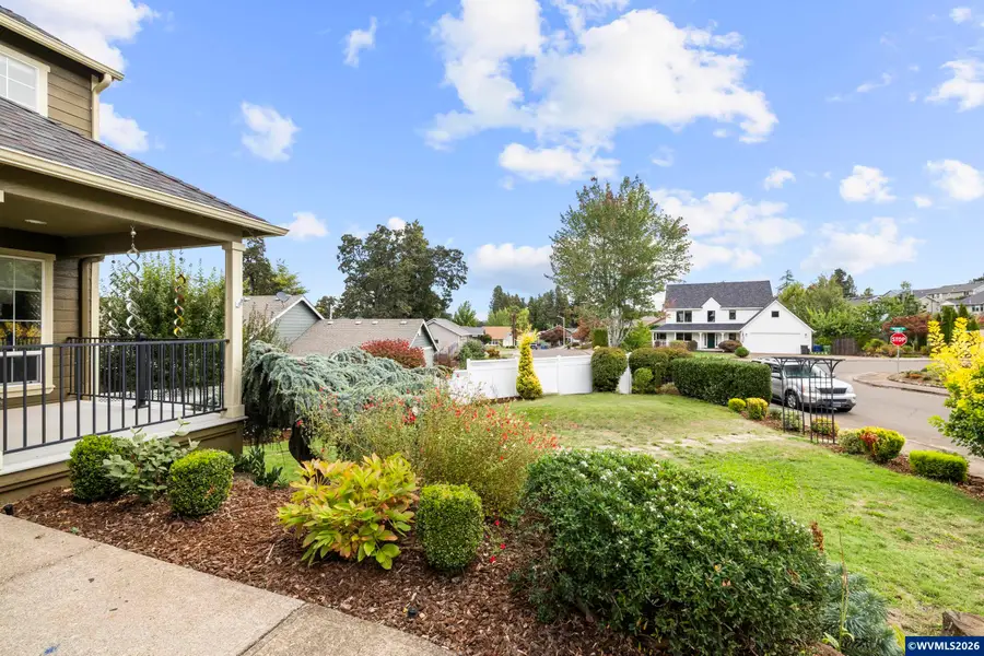38  Sweden Cir, Silverton, OR 97381 - #3