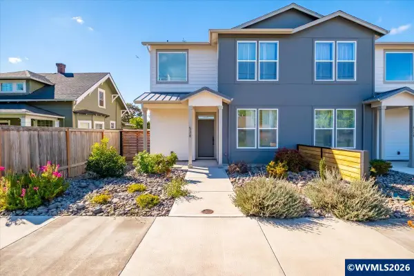 538 S 7th St, Independence, OR 97351