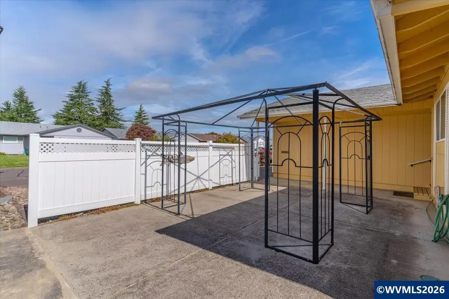 2008 W Santiam Dr, Woodburn, OR 97071 - #3