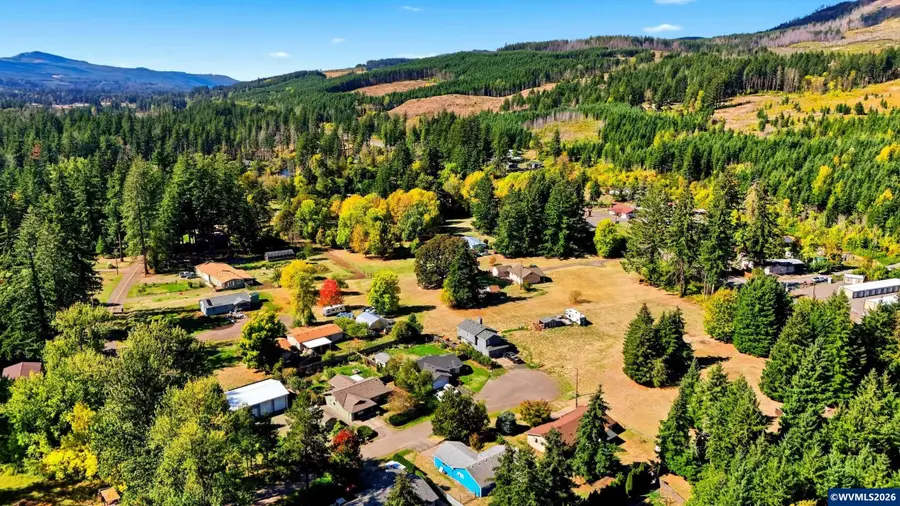 117  Roundtree  Wy, Gates, OR 97346 - #3