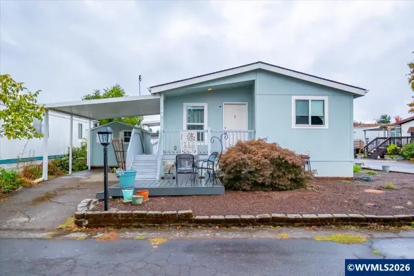 612 N Cascade Dr, Woodburn, OR 97071