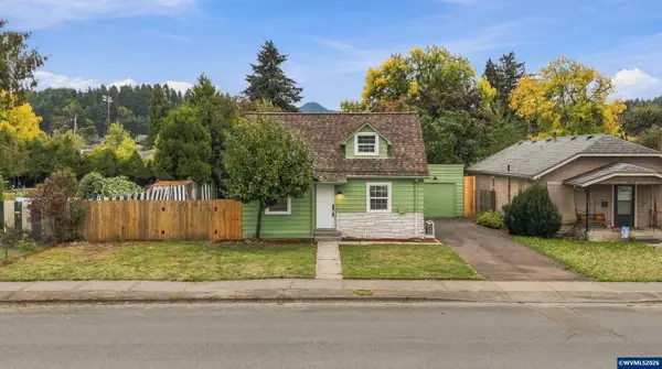 1923  Long St, Sweet Home, OR 97386