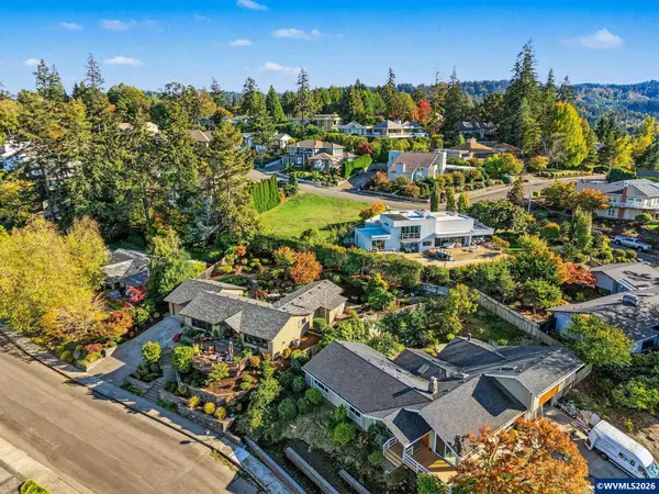3674  Burning Tree Dr S, Salem, OR 97302