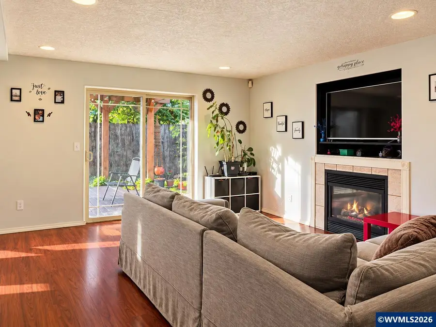 1100 SE Lincoln Ct, Aumsville, OR 97325 - #3