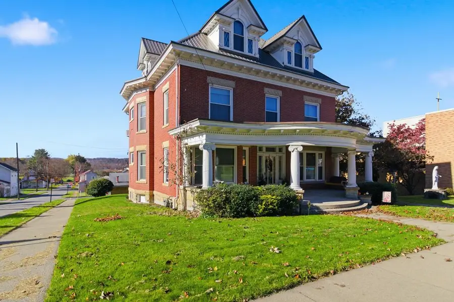 607 E. Main St., Reynoldsville, PA 15851 - Image #2