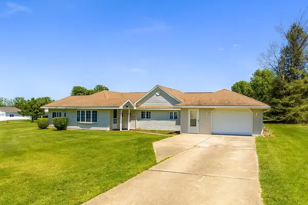 327 Cherrytree Road, Franklin, PA 16323