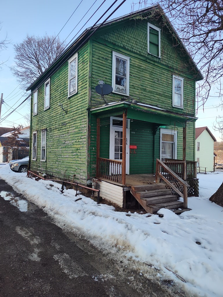 104 Liberty St, Oil City, PA 16301 - #2