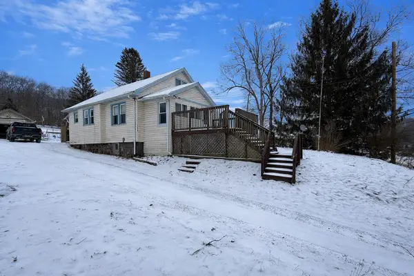 1118 Old Mercer Rd, Franklin, PA 16323