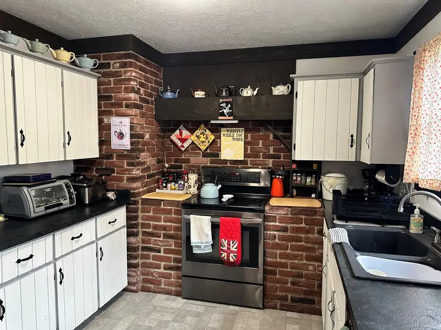 25 Park St, Franklin, PA 16323 - #3