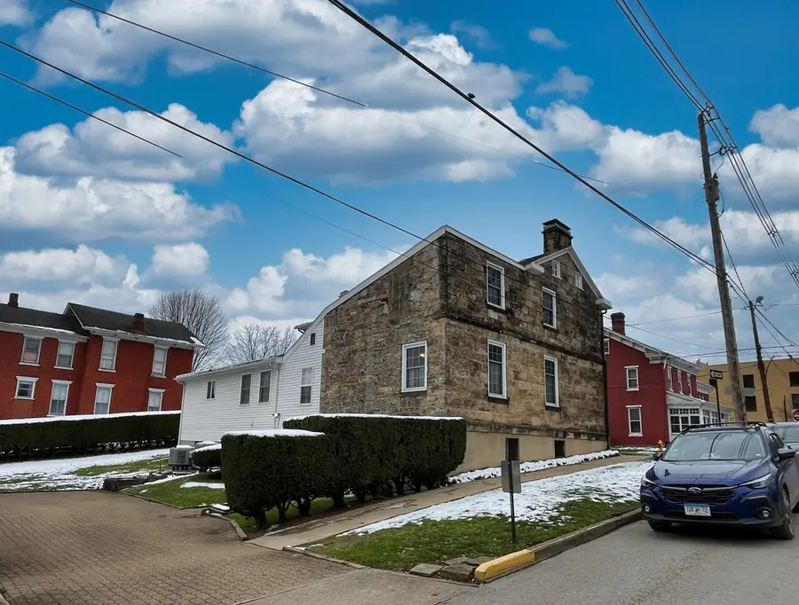 1142 Elk St, Franklin, PA 16323 - #2