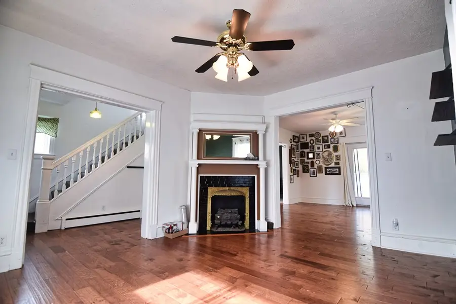 618 Liberty St, Franklin, PA 16301 - #3