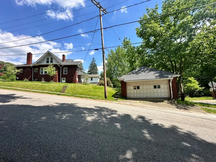 201 E Bissell Ave, Oil City, PA 16301 - #2