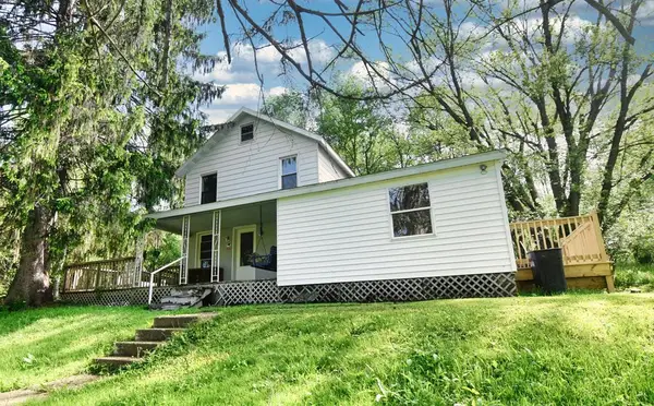 1082 Old Petroleum Center Rd, Titusville, PA 16354