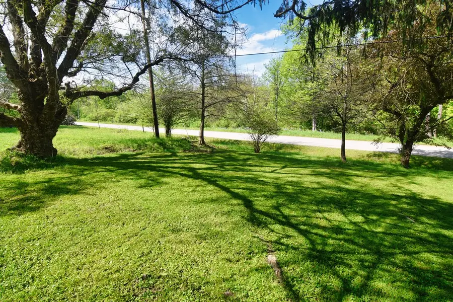 1082 Old Petroleum Center Rd, Titusville, PA 16354 - #2