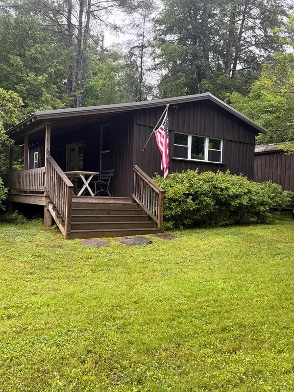 132 Queens Compressor Station Road, Endeavor, PA 16322
