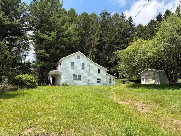 923 Meadville Rd, Titusville, PA 16354