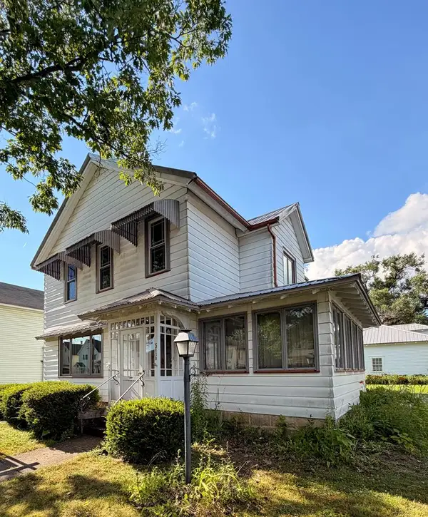 516 W Spruce Street, Titusville, PA 12345