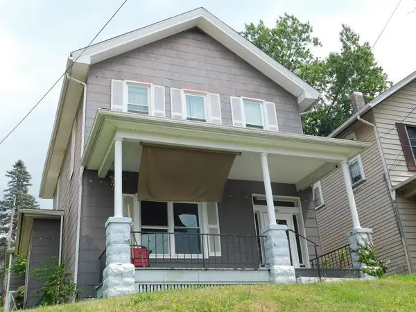 213 1/2 Hoffman Ave, Oil City, PA 16301