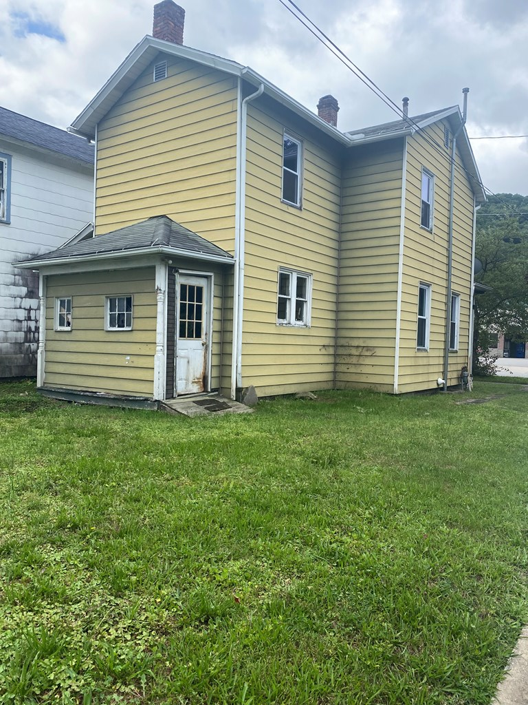 1026 Buffalo St, Franklin, PA 16323 - #3