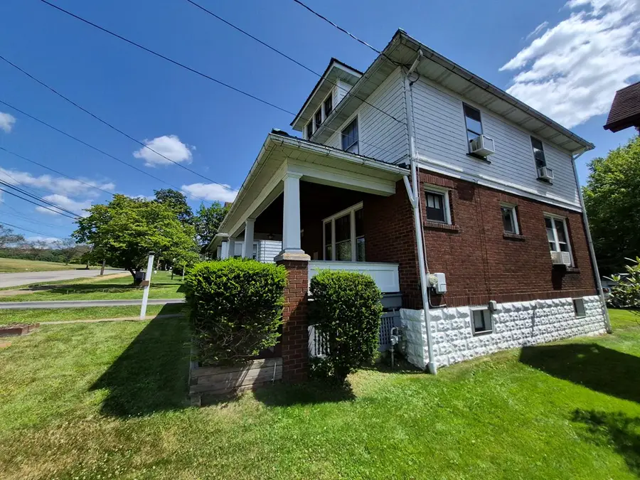 133 E Bissell Ave, Oil City, PA 16301 - #2