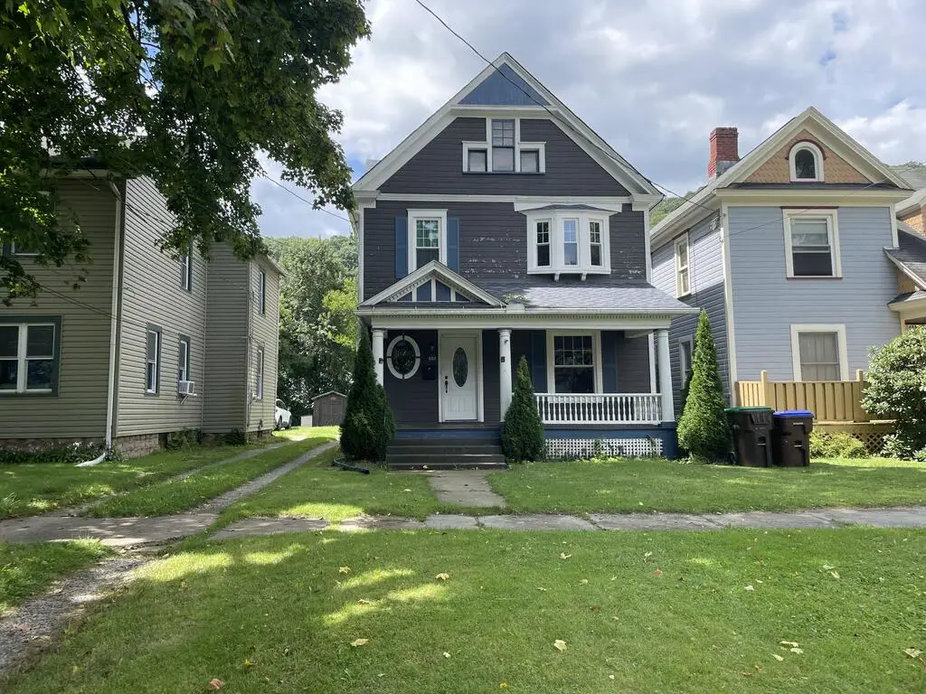 423 Liberty St, Franklin, PA 16323 - #1