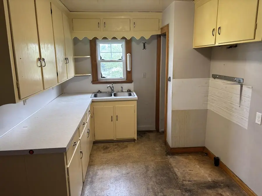 131 S. 4th Avenue, Clarion, PA 16214 - #3