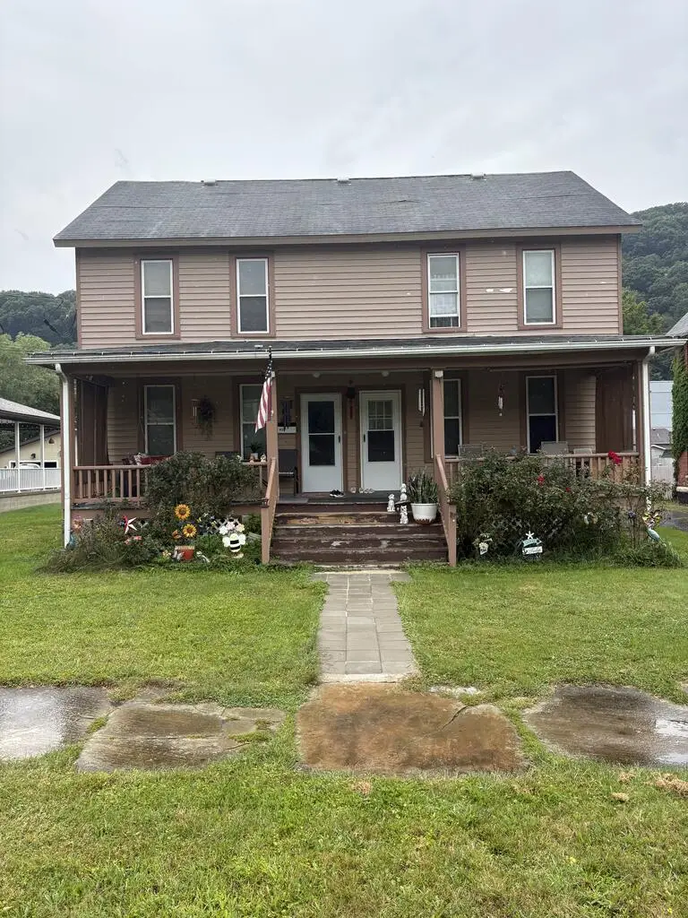 433 Liberty St, Franklin, PA 16323 - #1