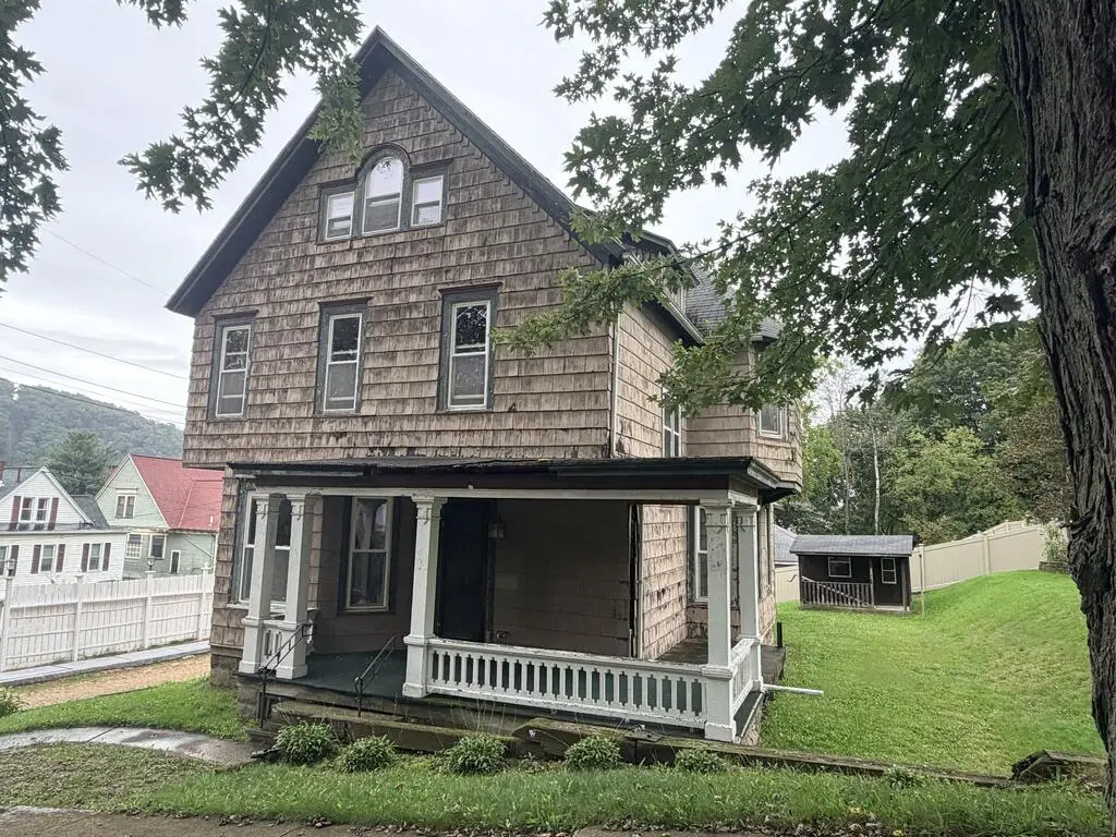 215 Innis St, Oil City, PA 16301 - #1