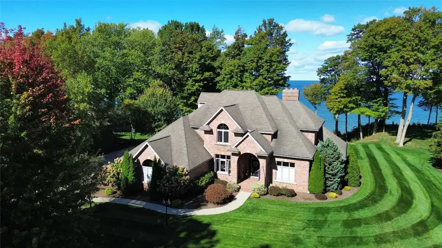 4206 Commodore Drive, Erie, PA 16505 - Image #2