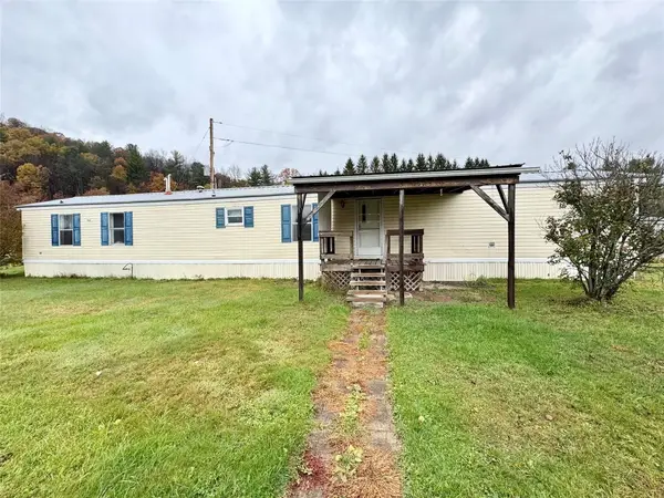 15 Carriage Drive, Youngsville, PA 16371