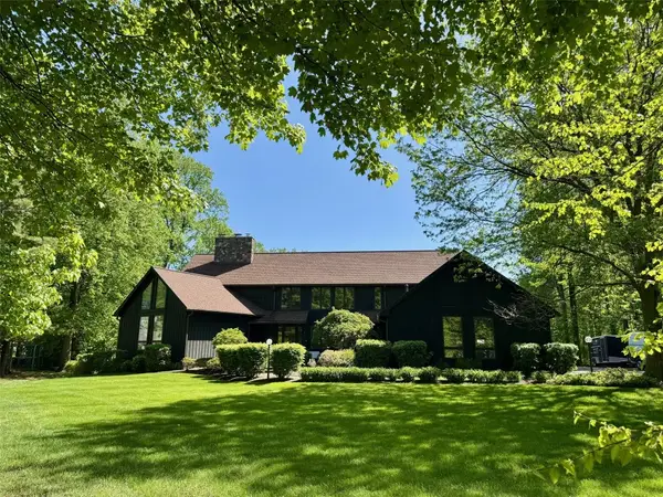 251 Wolf Point Drive, Erie, PA 16505