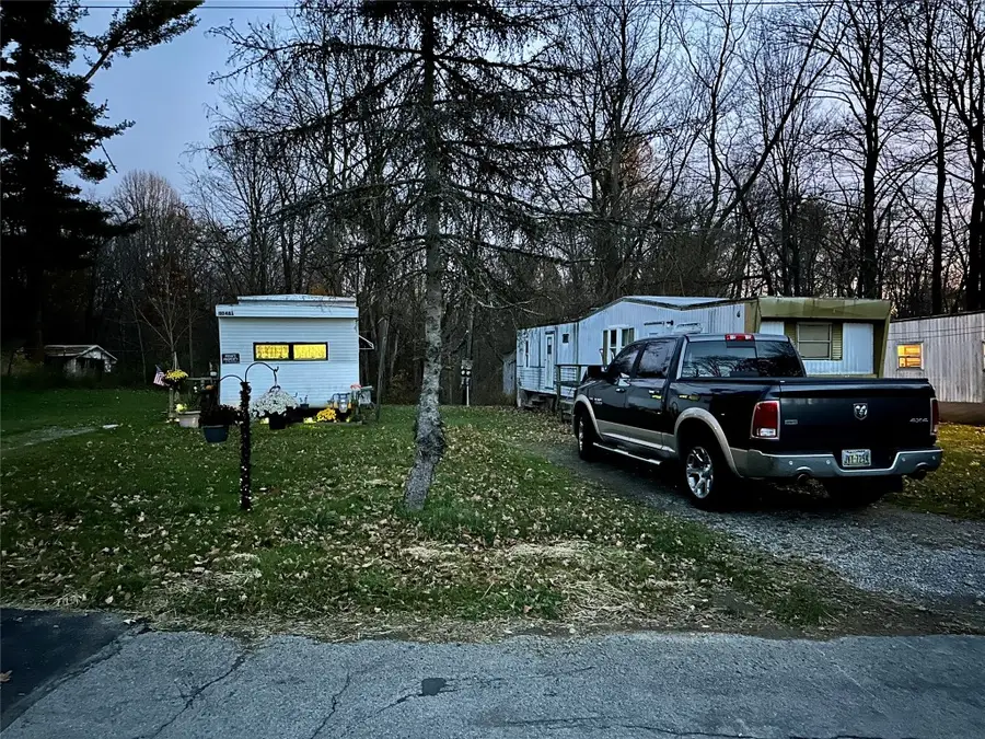 10481 - 10493 Linndale Avenue, Cranesville, PA 16410 - Image #2