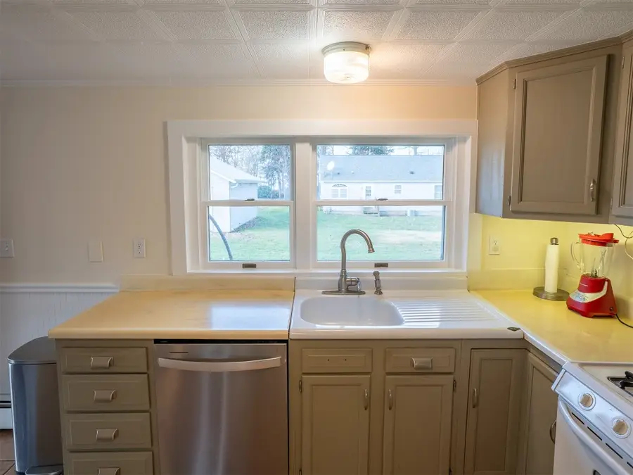 11410 E Lake Road, North East, PA 16428 - Image #3