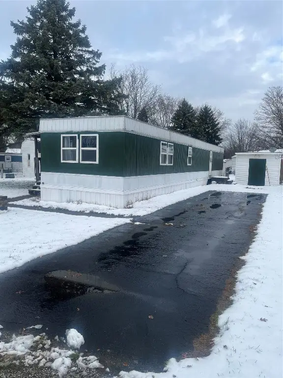 125 Carrousel Court, Girard, PA 16417