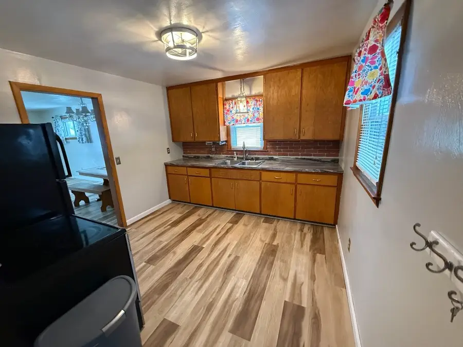 1909 W 37th Street, Erie, PA 16508 - Image #2