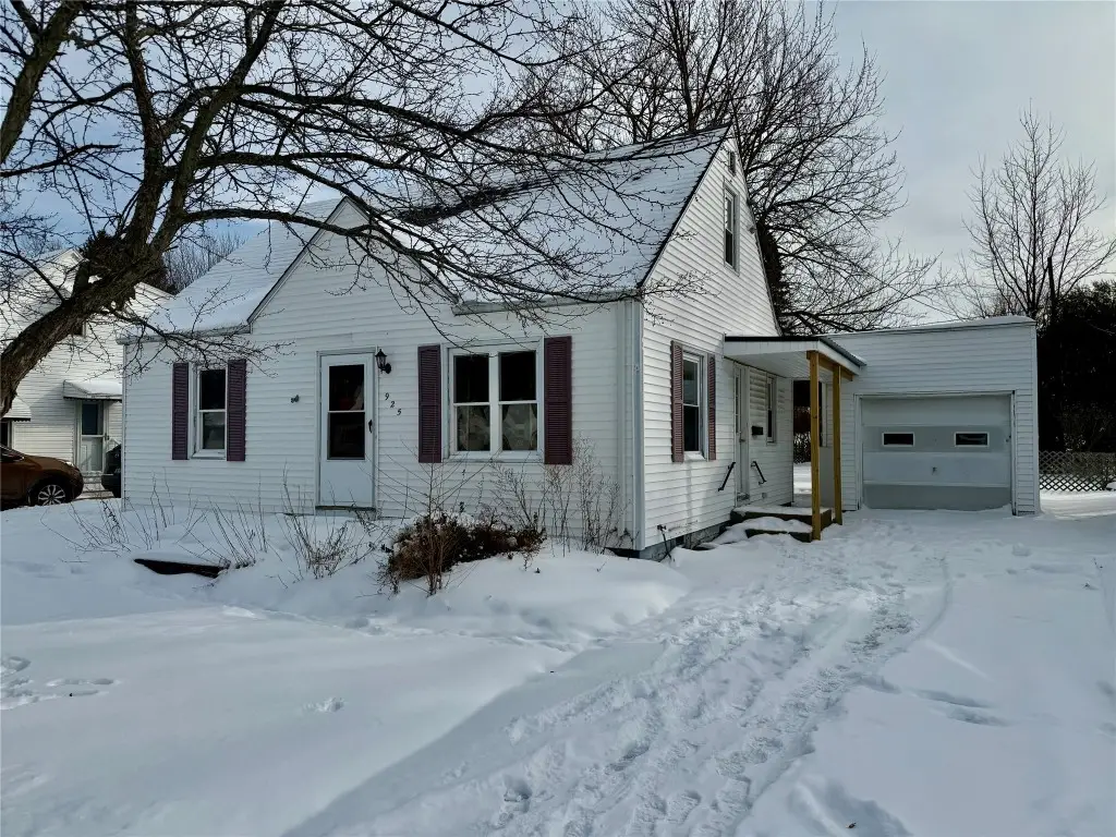 925 E 34th Street, Erie, PA 16504 - Image #1