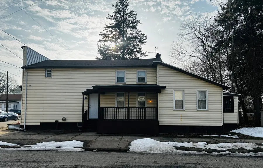 902 W 4th Street, Erie, PA 16507 - #3