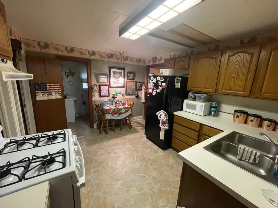 219 S Summer Street, Corry, PA 16407 - #3