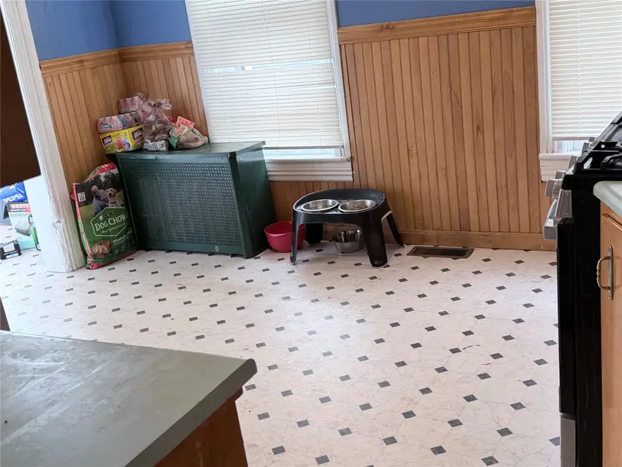 1044 W 8th Street, Erie, PA 16502 - #3