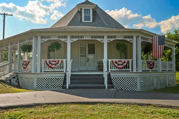 232 N Main Street, Cambridge Springs, PA 16403