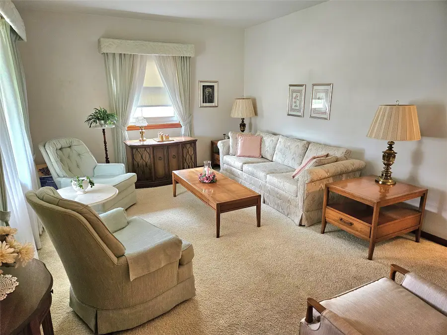 2109 S Manor Drive, Erie, PA 16505 - #2