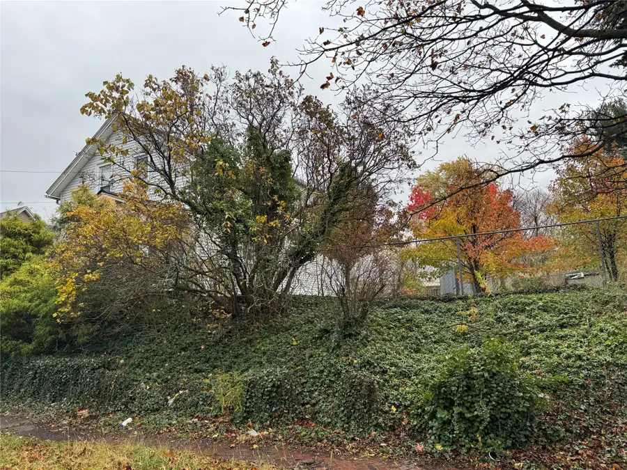241 E 24th Street, Erie, PA 16503 - #2