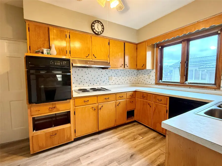 828 E 31st Street, Erie, PA 16504 - #3